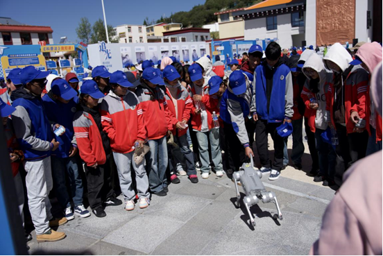 实盘配资最狠的三个平台 2025年四川阿坝州首个全国科普月启动